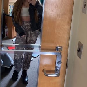 Camo cinched waist sweat pants